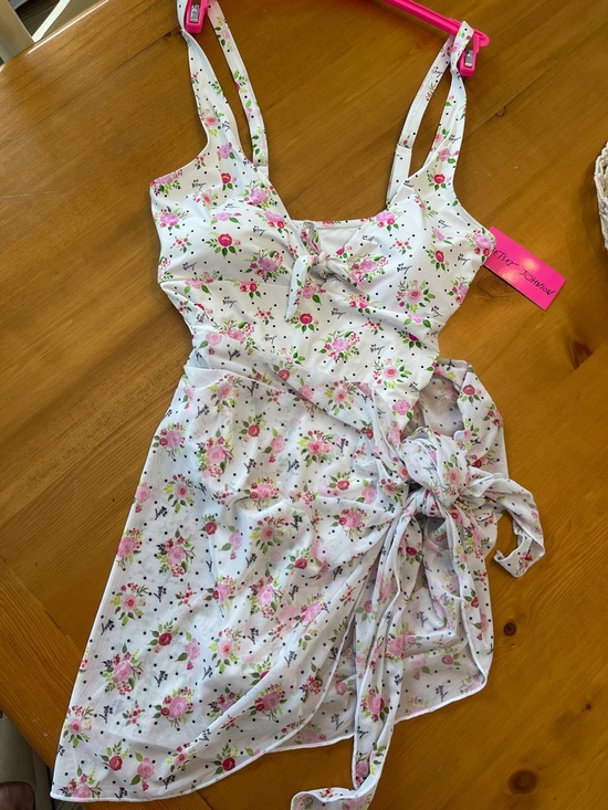 Betsey Johnson Polka Dot Bouquet Print One-Piece Swimsuit & Sarong Size Large - Picture 7 of 8
